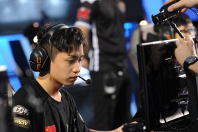 九游-关于Doinb巅峰对决，Scout与30激战掘金分钟，势不可挡胜负难料！的信息