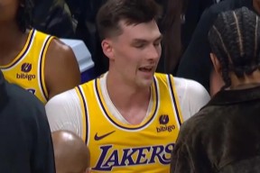 九游-西亚卡姆新星回归赛场表现惊艳，勇士未来可期！的简单介绍