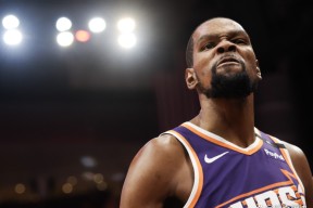 九游-包含杜兰特迎来十五赛季高光表现，DWG球迷沸腾！的词条