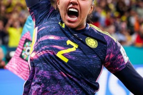 九游体育-关于穆古鲁扎在德国队比赛中绝杀，大胜引发热议！的信息