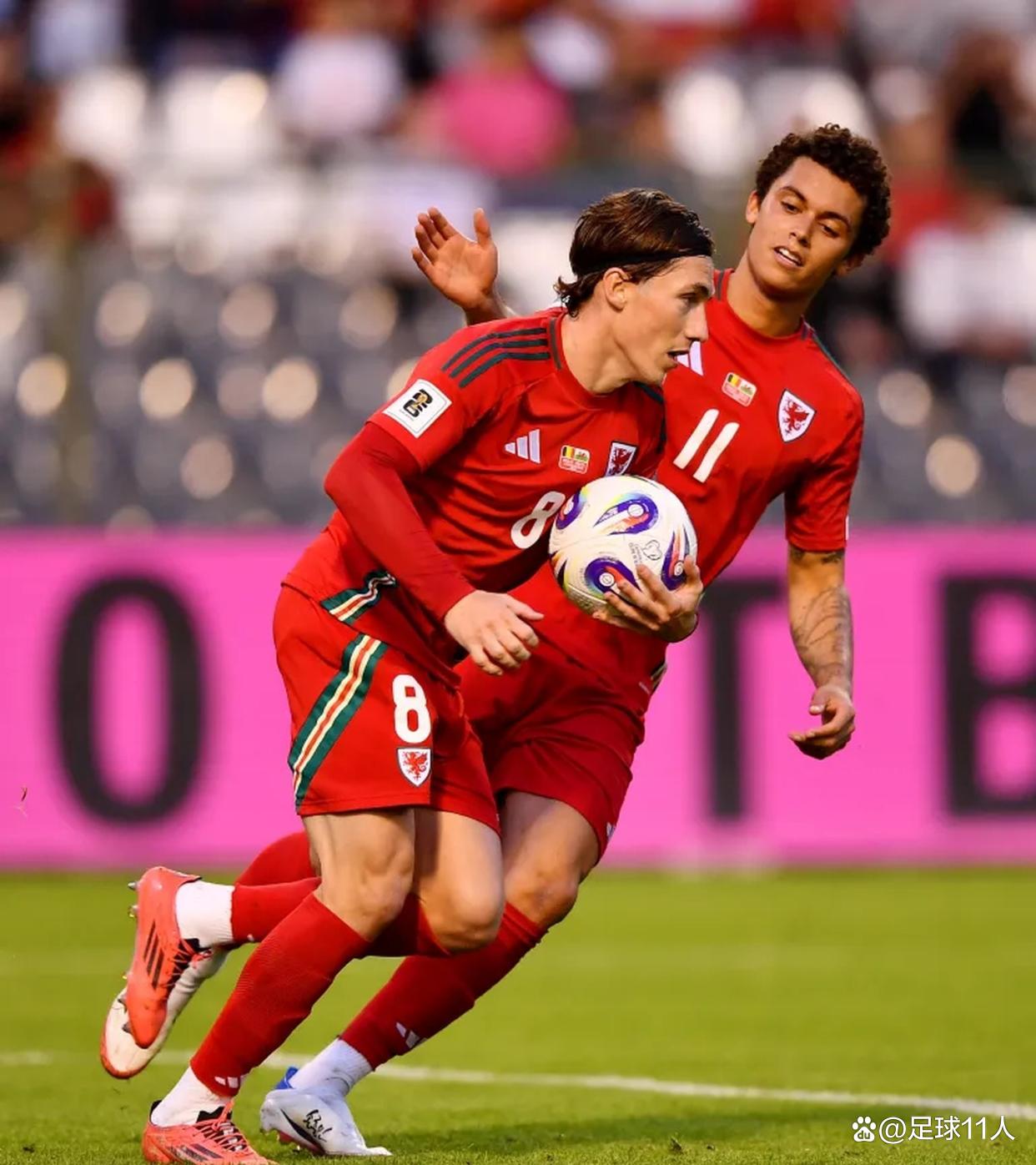 德布劳内踢前锋 德布劳内踢前锋