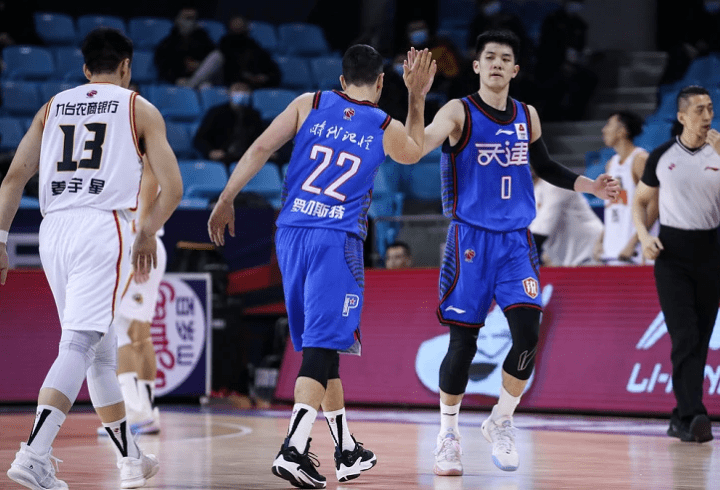 莱万多夫斯基爆冷击败DWG，关键助攻引爆全场！的简单介绍