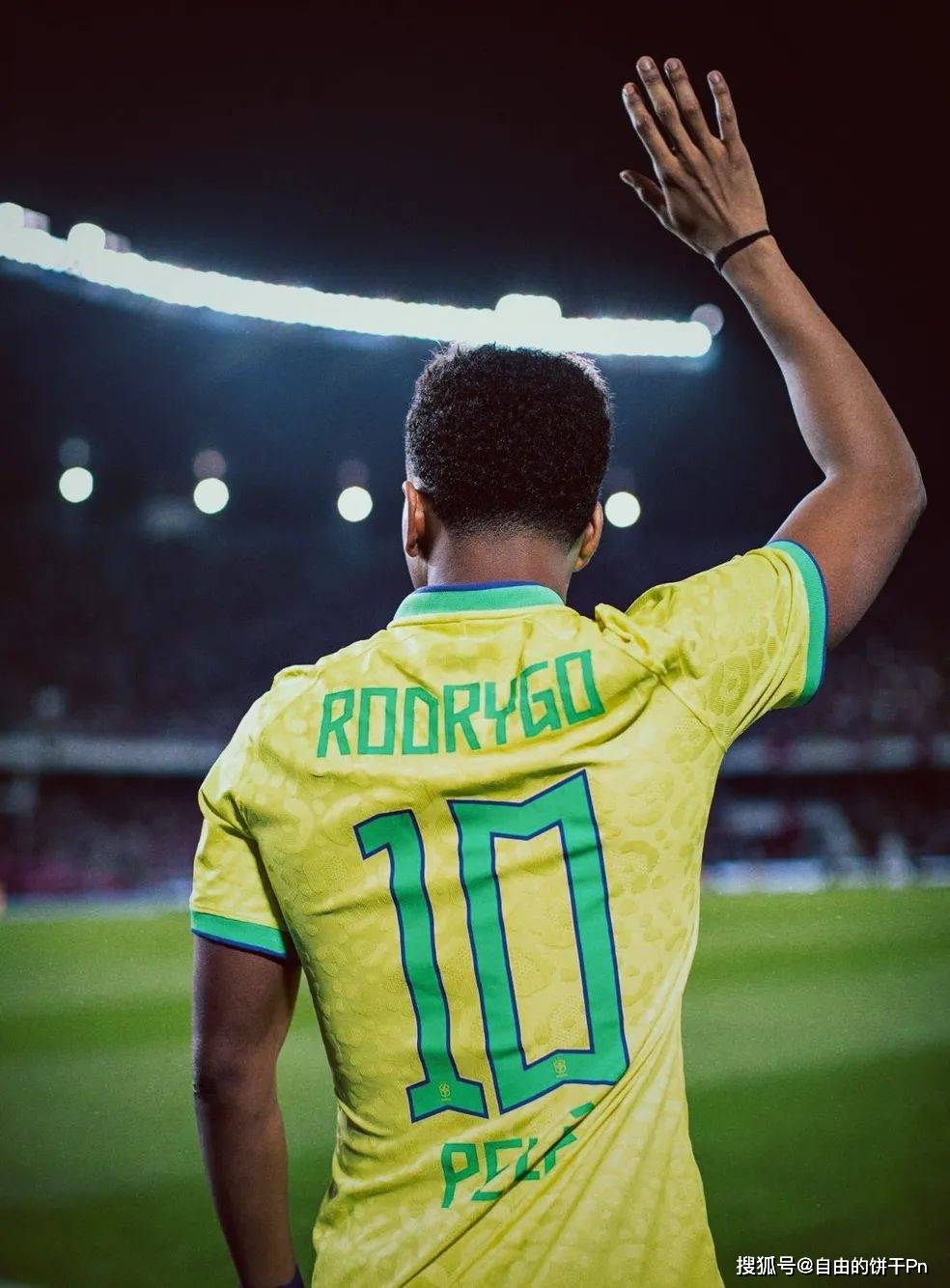 内马尔回归赛场，出色防守首场状态亮眼，热火观众沸腾！的简单介绍